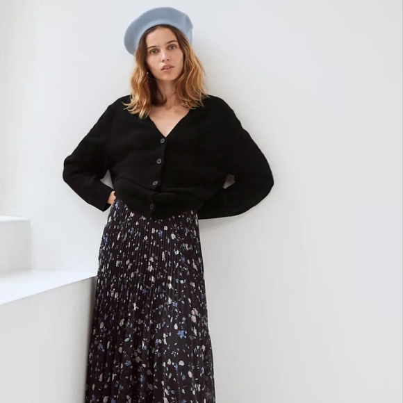 Aritzia cashmere cardigan - Picture 4 of 7